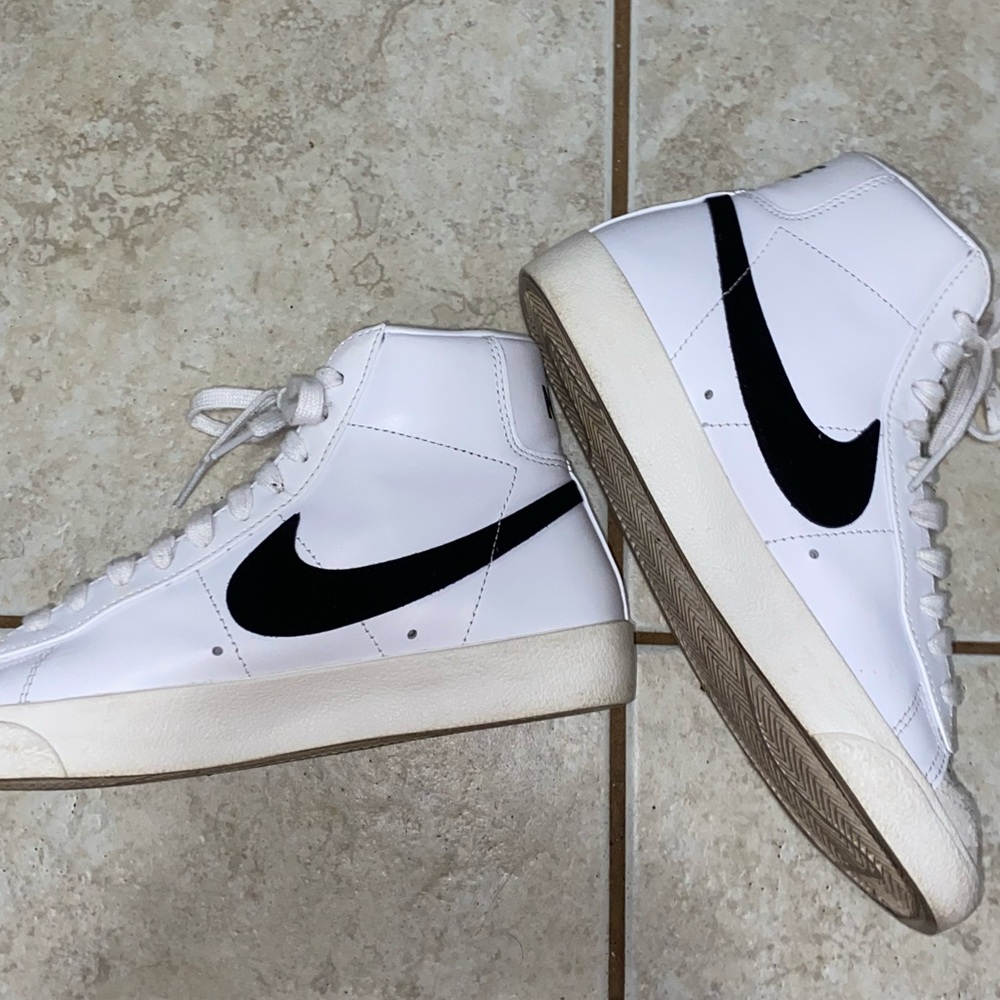 nike blazers mid 77
